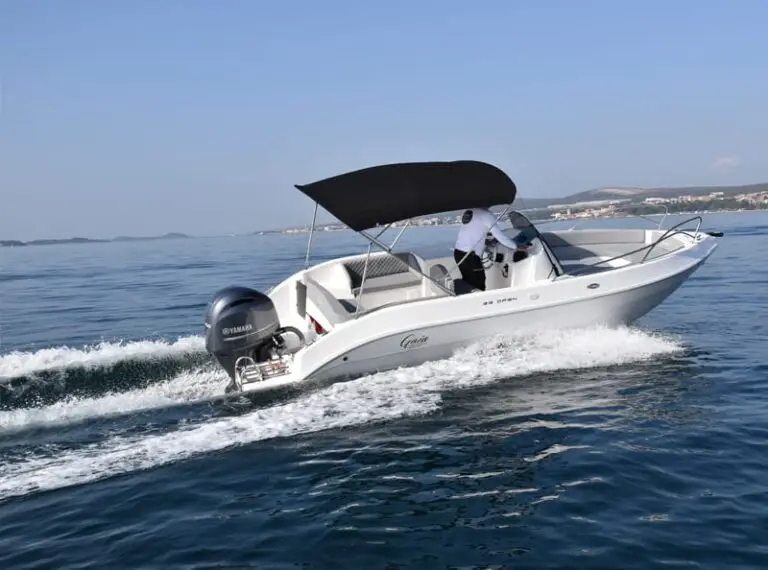 Gaia Open 22 in action on the sea 8